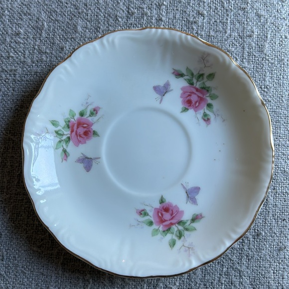 Napco tea cup in Rose bud pattern - Picture 3 of 7